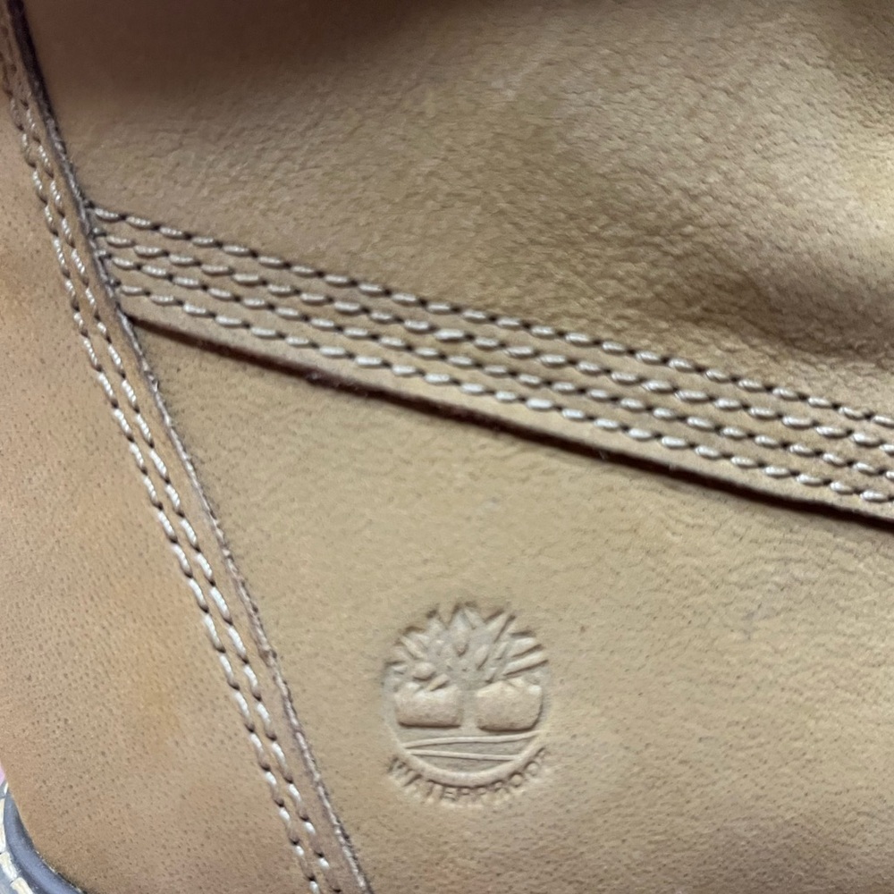 Timberland Tan Lace Up Boots with White Fur - Picture 6 of 7